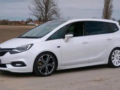 Gebraucht Opel Zafira Tourer OPC 134 PS (98 kW) 2017 Weiß Van / Kleinbus