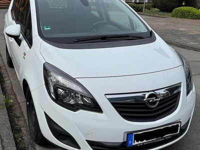 Gebraucht Opel Meriva 101 PS (74 kW) 2013 Weiß Van / Kleinbus