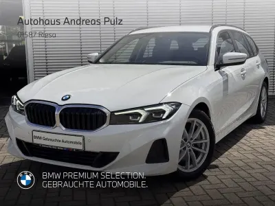 Gebraucht BMW 330 Sport Line 245 PS (180 kW) 2023 Weiß Kombi