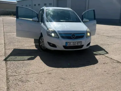 Gebraucht Opel Zafira 120 PS (88 kW) 2009 Weiß Van / Kleinbus