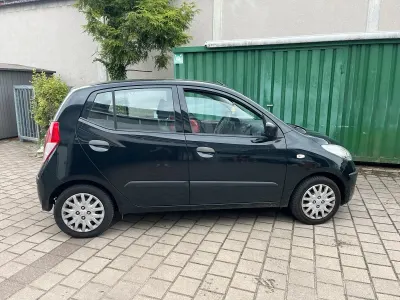 Gebraucht Hyundai i10 67 PS (49 kW) 2010 Schwarz Kleinwagen