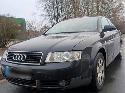 Blau Gebraucht 2001 Audi A4 Limousine | 990 € (Guter Preis)