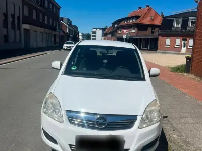Gebraucht Opel Zafira 116 PS (85 kW) 2010 Weiß Van / Kleinbus