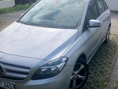 Usata Mercedes B180 Urban 109 CV (80 kW) 2014 Argento Monovolume