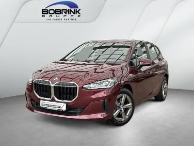 Gebraucht BMW 220 Active Tourer Sport Line 170 PS (125 kW) 2023 Rot Van / Kleinbus