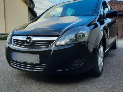Gebraucht Opel Zafira Edition 125 PS (91 kW) 2010 Schwarz Van / Kleinbus
