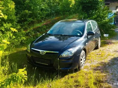 Gebraucht Hyundai i30 105 PS (77 kW) 2009 Schwarz Kombi