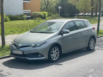 Gebraucht Toyota Auris Hybrid 99 PS (72 kW) 2019 Grau Limousine