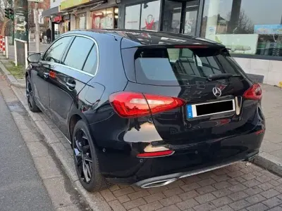 Gebraucht Mercedes A180 Advanced 136 PS (100 kW) 2021 Schwarz Limousine