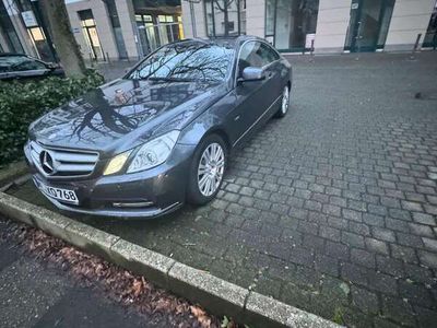 gebraucht Mercedes E200 CGI Coupe BlueEFFICIENCY Automatik Elegance