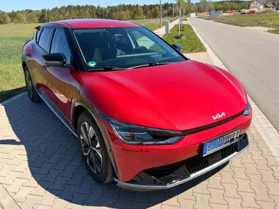 Usata Kia EV6 167 kW (228 CV) 2023 Rosso SUV