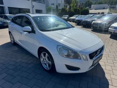 Gebraucht Volvo V60 Summum 205 PS (150 kW) 2011 Weiß Kombi