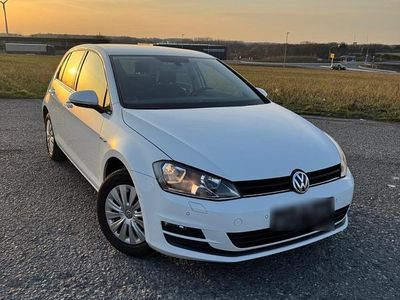 Gebraucht VW Golf VII 86 PS (63 kW) 2014 Weiß Kleinwagen
