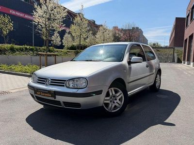Usata VW Golf IV 101 CV (74 kW) 2002 Argento