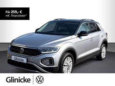 Gebraucht VW T-Roc Life 110 PS (80 kW) 2023 Pyrit silber metallic SUV