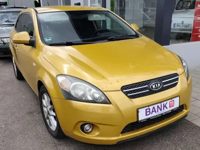 Gebraucht Kia Ceed LX 116 PS (85 kW) 2010 Dakar yellow Kleinwagen