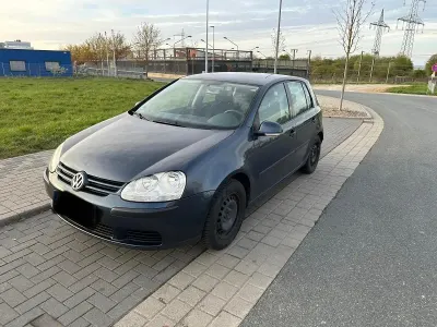 Gebraucht VW Golf V 75 PS (55 kW) 2005 Blau Kleinwagen