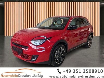 Gebraucht Fiat 600 La Prima 101 PS (74 kW) 2025 Rot rot (metallic) SUV