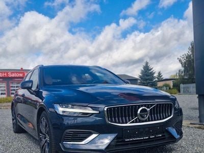 Gebraucht Volvo V60 Plus 253 PS (186 kW) 2022 Blau Kombi