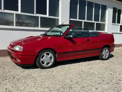 Occasion Renault 19 135 ch (99 kW) 1992 Rouge Cabriolet
