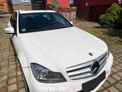 Gebraucht Mercedes 200 184 PS (135 kW) 2012 Weiß Limousine