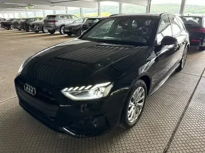 Gebraucht Audi A4 Advanced 204 PS (150 kW) 2021 Mythosschwarz Kombi