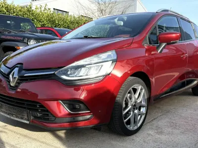 Occasion Renault Clio GrandTour Bose Edition 118 PK (86 kW) 2016 Rood Stationwagen