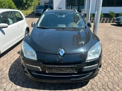 Gebraucht Renault Laguna III 130 PS (95 kW) 2011 Schwarz Kombi