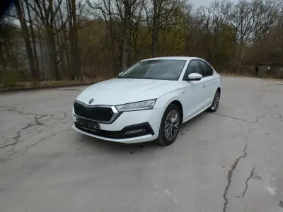 Gebraucht Skoda Octavia Ambition 110 PS (80 kW) 2023 Moonweiss metallic Limousine