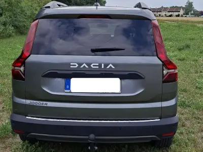 Gebraucht Dacia Jogger Expression 110 PS (80 kW) 2024 Grau Van / Kleinbus