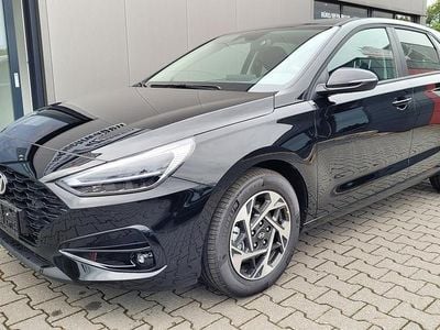 Neu Hyundai i30 140 PS (102 kW) 2025 Schwarz Limousine