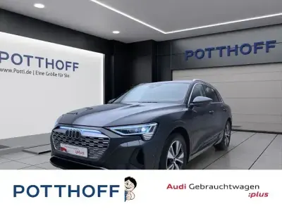 Gebraucht Audi Q8 e-tron Advanced 300 kW (408 PS) 2024 Manhattangrau metallic SUV