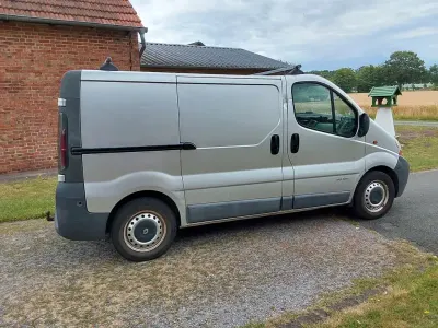 Gebraucht Renault Trafic 135 PS (99 kW) 2005 Silber Van / Kleinbus