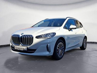 Gebraucht BMW 220 Active Tourer Luxury Line 156 PS (114 kW) 2025 Weiß Van / Kleinbus