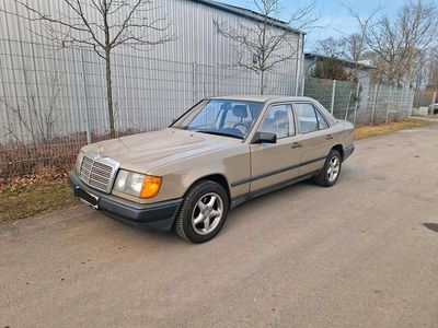 Braun Gebraucht 1987 Mercedes 200 Limousine | 6.999 €