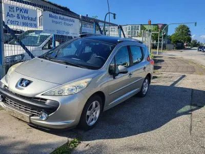 Gebraucht Peugeot 207 Tendance 95 PS (69 kW) 2008 Grau Kombi
