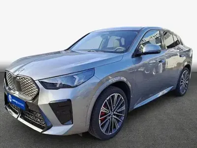 Neu BMW iX2 230 kW (313 PS) 2026 Grau SUV