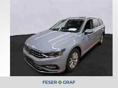 Mondsteingrau Gebraucht 2023 VW Passat Elegance Kombi | 30.801 € (Etwas zu teuer)
