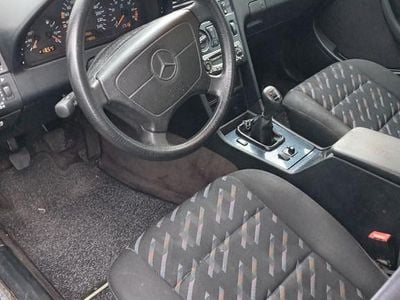 Mercedes C180