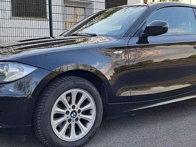 Usata BMW 116 122 CV (89 kW) 2010 Nero Utilitaria