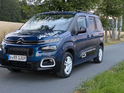Gebraucht Citroën Berlingo Feel 131 PS (96 kW) 2021 Blau Van / Kleinbus