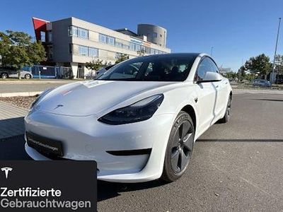 Weiß Gebraucht 2021 Tesla Model 3 Standard Range Limousine | 25.300 € (Fairer Preis)