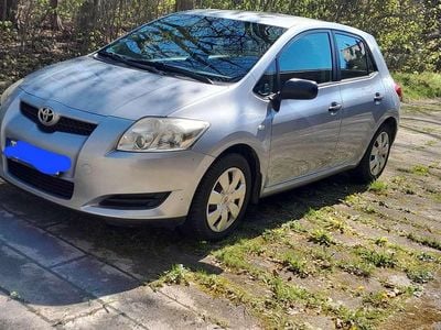 Second-hand Toyota Auris Life 101 CP (74 kW) 2009 Argintiu Hatchback