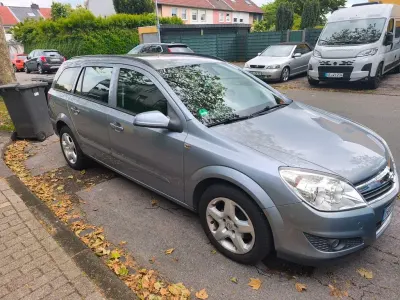 Używany Opel Astra 105 KM (77 kW) 2007 Sedan/Limuzyna