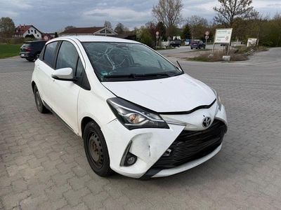 Usado Toyota Yaris Club 111 HP (81 kW) 2019 Branco Sedan