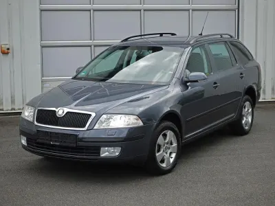 Gebraucht Skoda Octavia Elegance 140 PS (102 kW) 2009 Grau Kombi