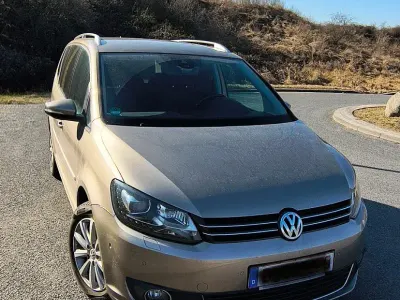 Gebraucht VW Touran Highline 140 PS (102 kW) 2013 Gold Van / Kleinbus
