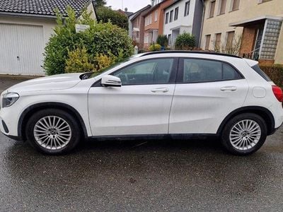Gebraucht Mercedes GLA200 136 PS (100 kW) 2019 Weiß SUV