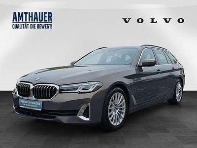Begagnad BMW 520 Luxury Line 163 HK (119 kW) 2023 Grå Kombi
