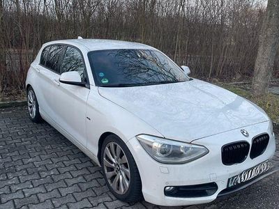 Gebraucht BMW 118 Sport Line 200 PS (147 kW) 2011 Weiß Kleinwagen